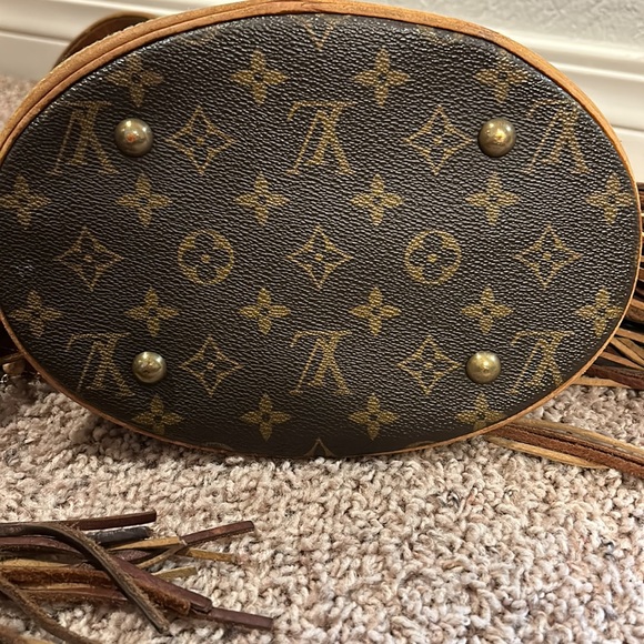 Vintage Boho Louis Vuitton bucket bag with leather and beaded fringe - Picture 8 of 8